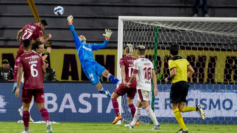 Fortaleza de olho em goleiro reserva do Flamengo