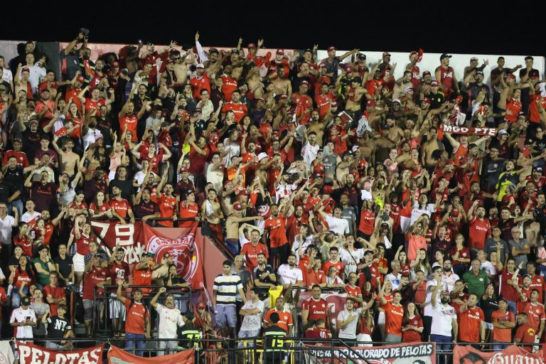 Internacional vence Brasil de Pelotas por 1 x 0