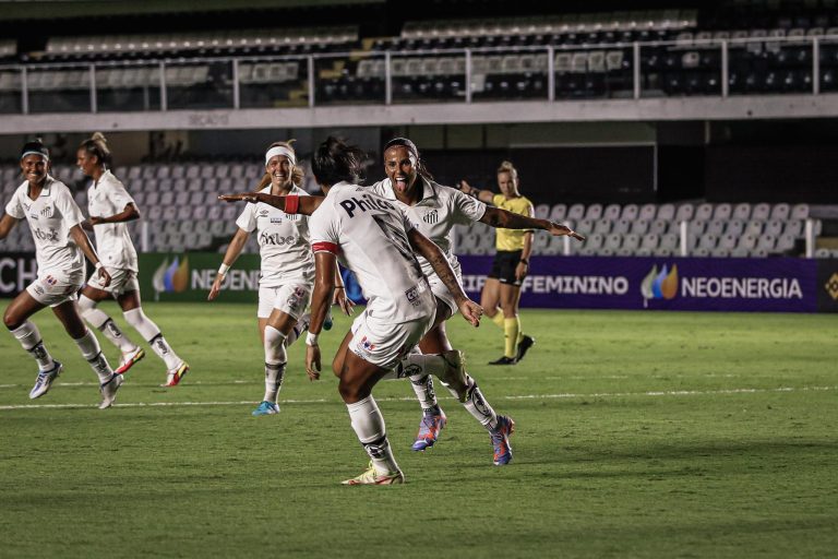 Santos vence Flamengo por 3 a 0 na estreia do Brasileirão Feminino. Foto: BRUNO VAZ/Photopress/Gazeta Press