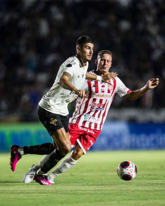 Vasco vence, ultrapassa Flamengo na tabela e se classifica para as semifinais do Campeonato Carioca