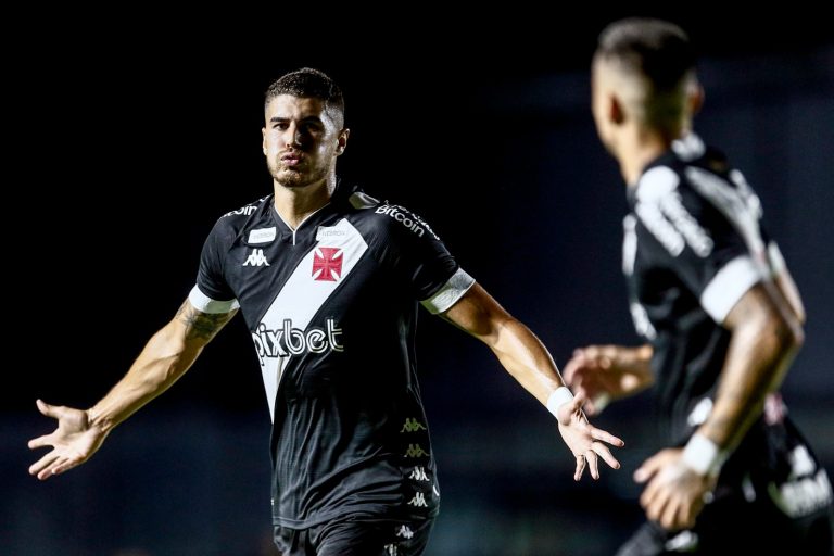 Vasco goleia Boavista e entra no G4 do Campeonato Carioca