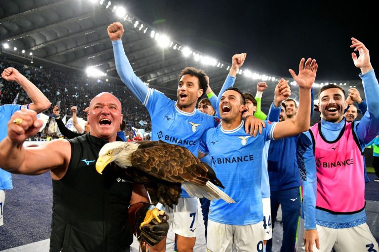 Graças a Felipe Anderson, Lazio vence derby com Roma e vira vice-líder do Italiano 2023