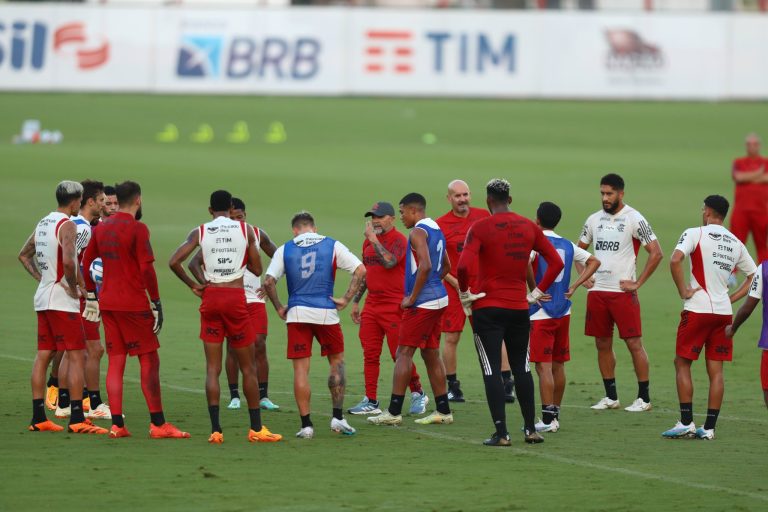 Jorge Sampaoli já comandou treinamento do Flamengo desta segunda (17)