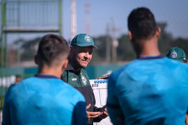 Técnico Thiago Kosloski, do Coritiba. Foto: Gabriel Thá/Coritiba