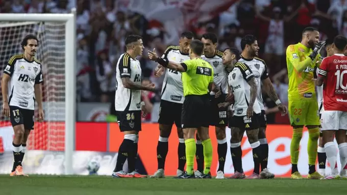 Árbitro Alex Gomes Stefano em Inter x Atlético-MG