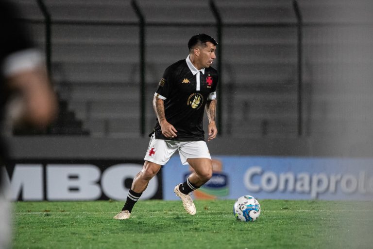 Gary Medel quer ficar no Vasco por mais tempo