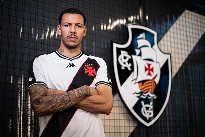 Clayton Silva será o camisa 9 do Vasco