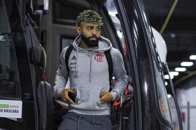 Após incidente com a camisa do Corinthians, Gabigol irrita a diretoria do Flamengo com outra polêmica