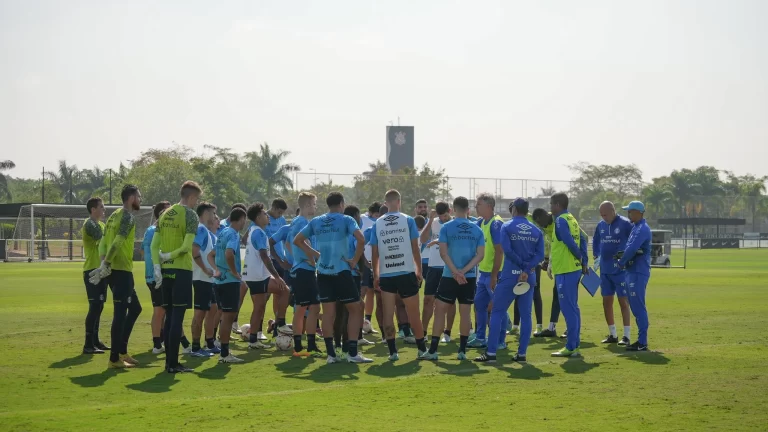 Grêmio treina no Joaquim Grava