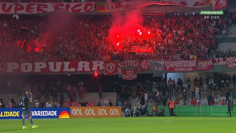 Sinalizadores torcida do Internacional