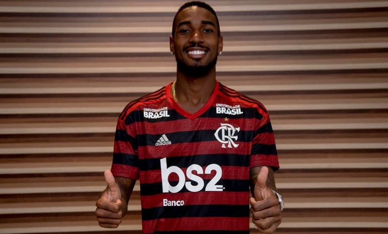 Gerson com a camisa do Flamengo