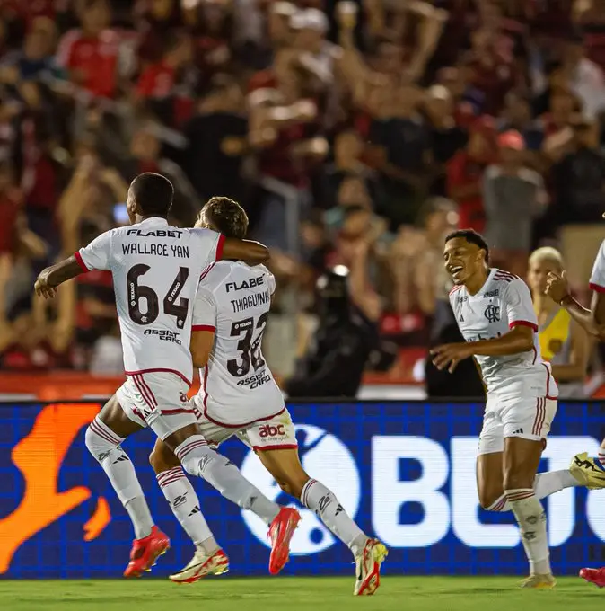 Flamengo empata com Madureira