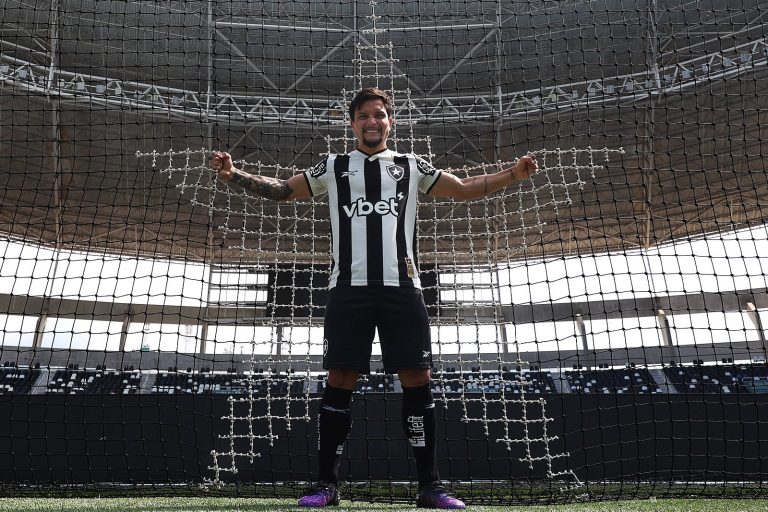 Atacante Artur reforço do Botafogo