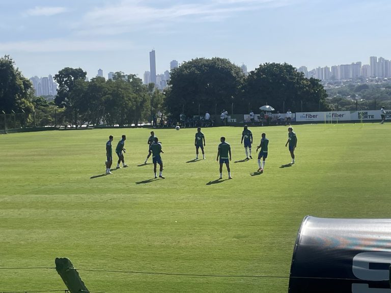 Jogadores do Goiás treinam antes da semifinal da Copa Verde 2025