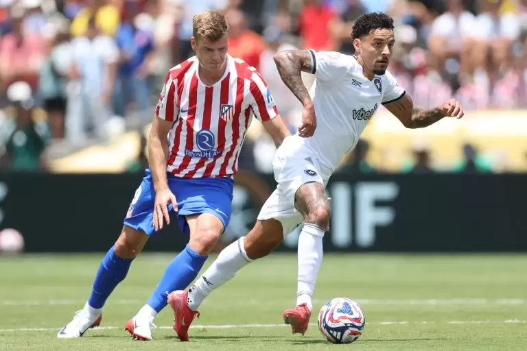 Gregore, do Botafogo, em duelo contra o Atlético de Madrid pela Copa do Mundo de Clubes 2025