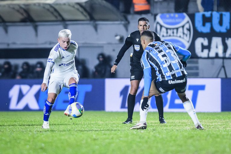 Grêmio 0 x 2 Cruzeiro, no Estádio Centenário, em Caxias do Sul