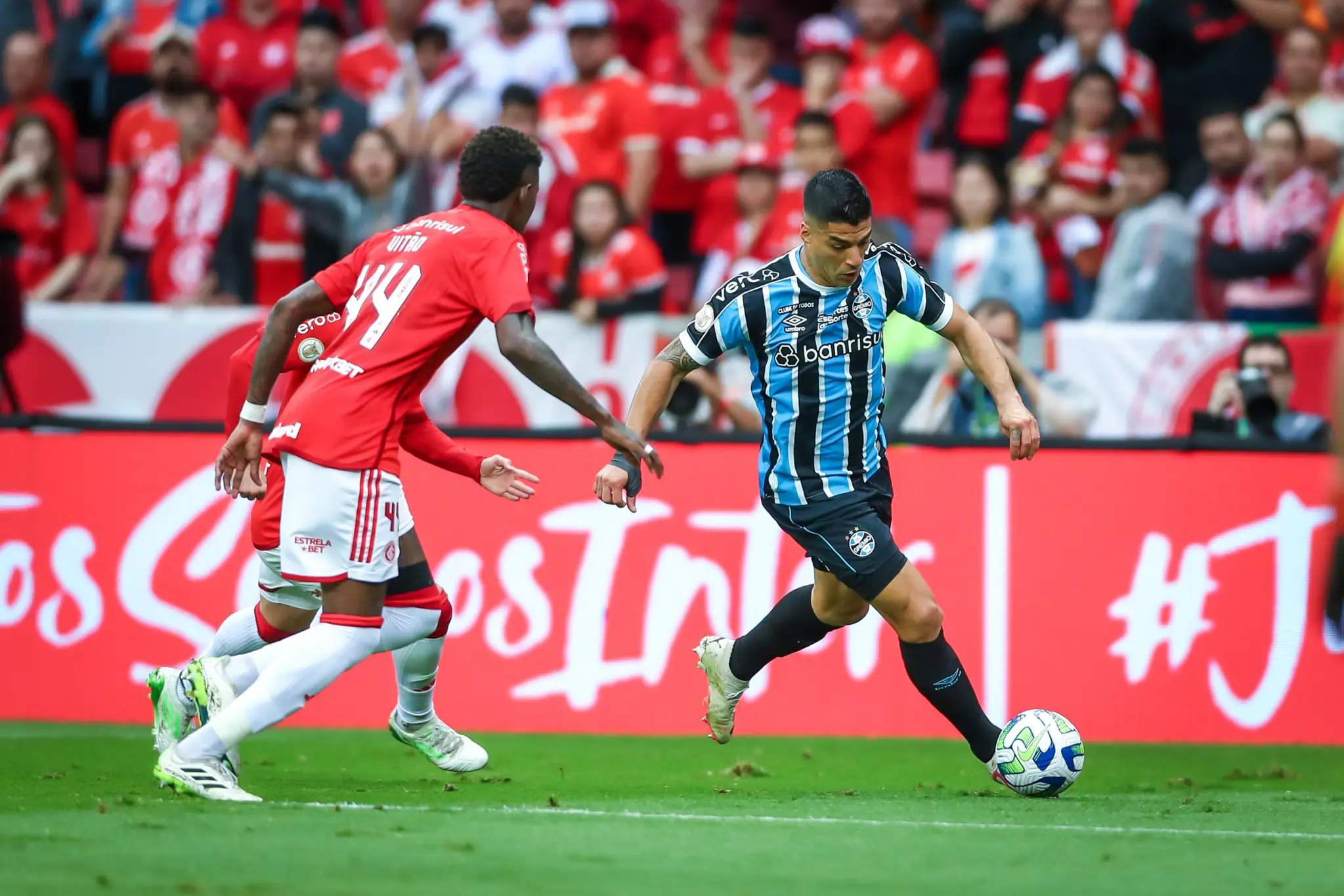 Quem tem mais títulos mundiais: Grêmio ou Internacional?