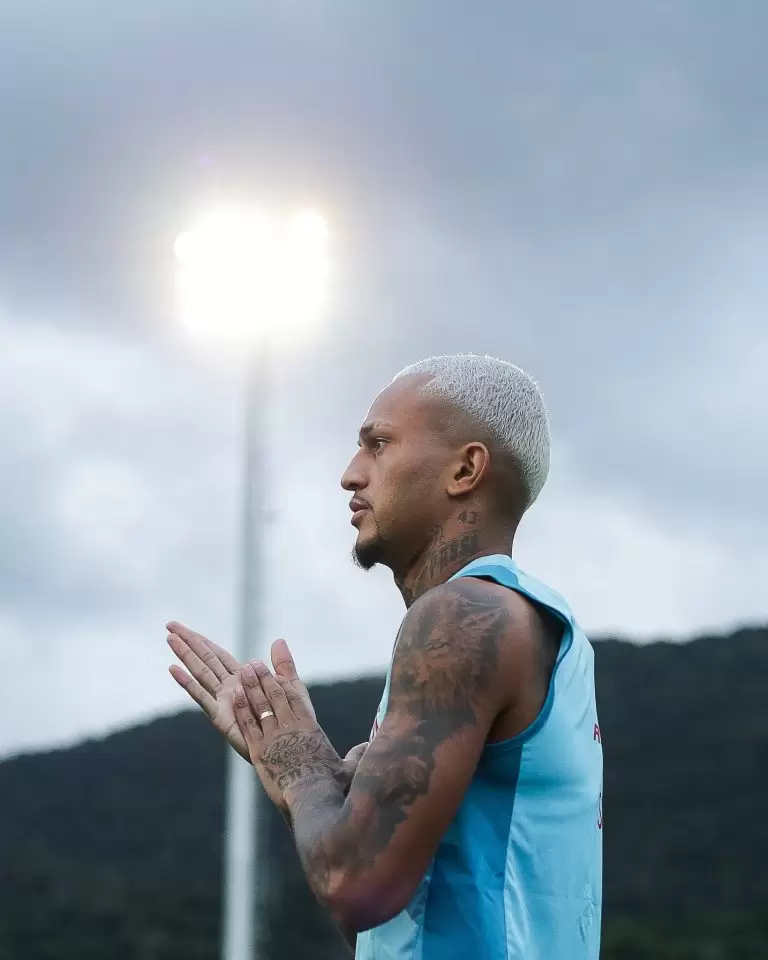Wesley está cobiçado no mercado e pode sair do Flamengo