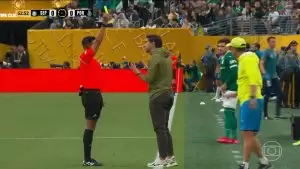 Abel Ferreira leva cartão amarelo em Palmeiras x Porto
