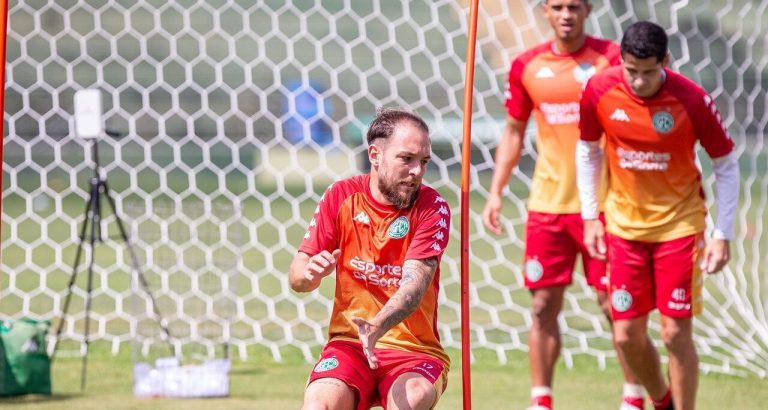 Jogadores do Guarani em treinamento