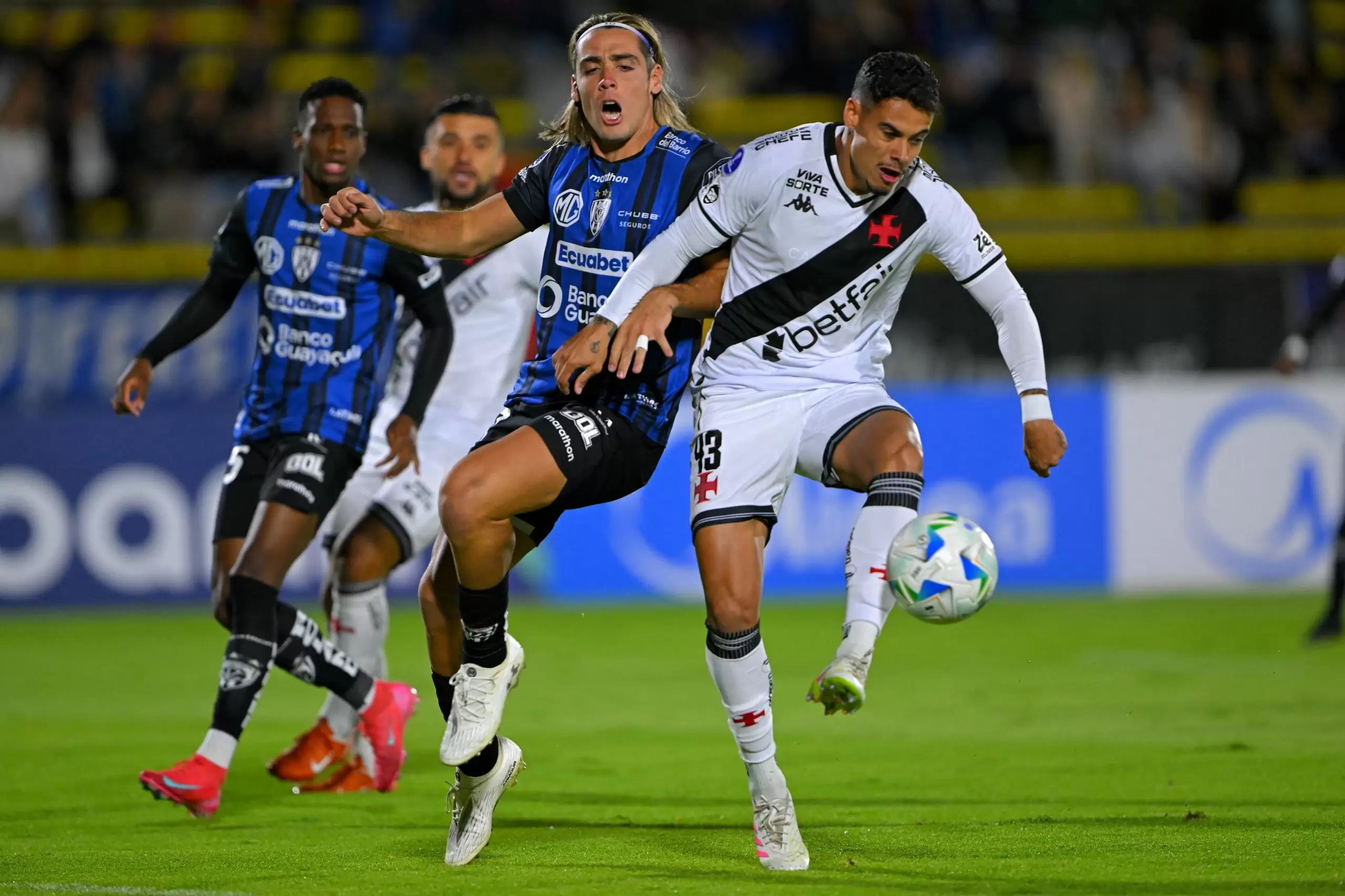 Vasco já sofreu 12 gols na Copa Sul-americana
