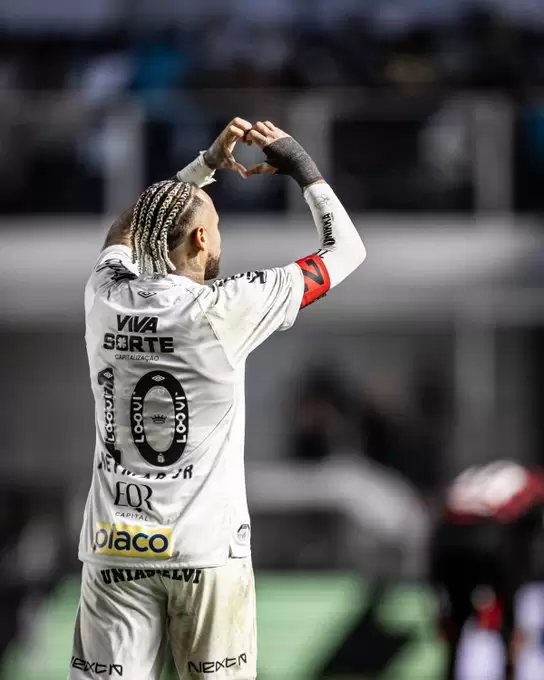 Neymar marcou gol na vitória do Santos sobre o Flamengo