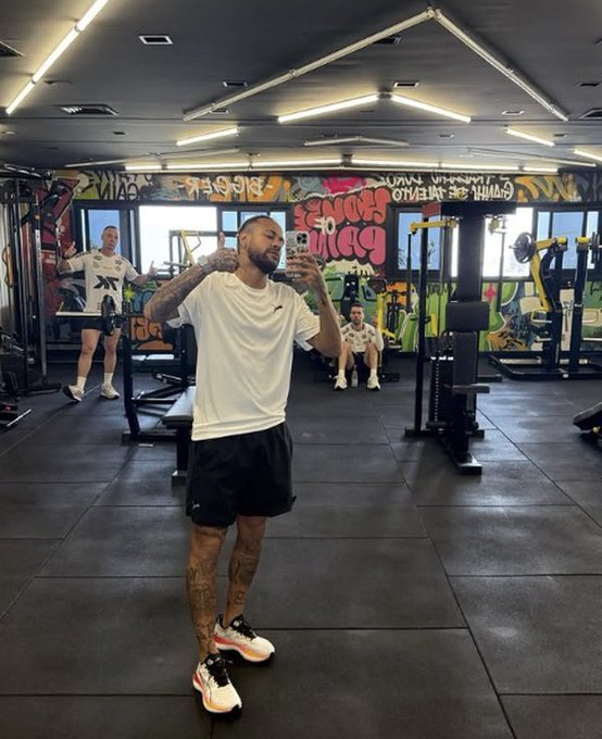 Neymar posta foto treinando na folga do Santos