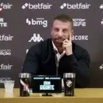 Pedrinho, presidente do Vasco, deu coletiva para explicar crise no clube