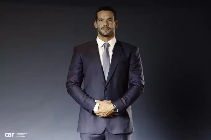 CBF faz força-tarefa para "limpar" imagem de Samir Xaud após operação da Polícia Federal