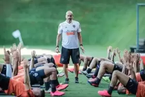 Jorge Sampaoli traz preparador físico envolvido em briga no Flamengo