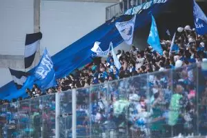 Torcida do Cruzeiro no Independência no Brasileirão Feminino