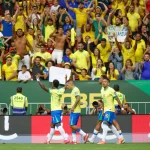 Jogadores da Seleção Brasileira comemoram vitória sobre a Colômbia