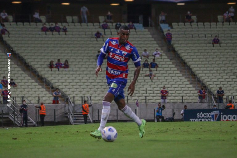 Benevenuto faz crítica ao árbitro de Fortaleza x Ceará, pela Copa do Nordeste. Foto: Leonardo Moreira/Fortaleza EC