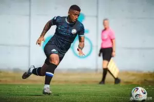 Jonathan Júnior, atacante brasileiro do Stal Rzeszów, da Polônia. Foto: Divulgação/Stal Rzeszów