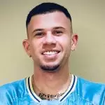 Jobson, volante brasileiro do Al Dhafra, dos Emirados Árabes Unidos. Foto: Divulgação/Al Dhafra