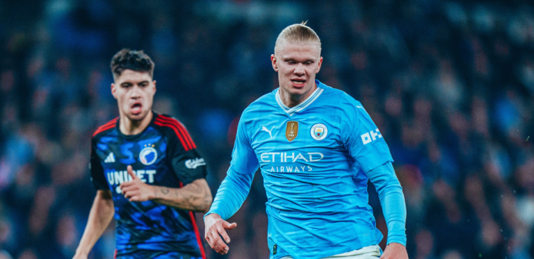 Haaland, em campo pelo Manchester City