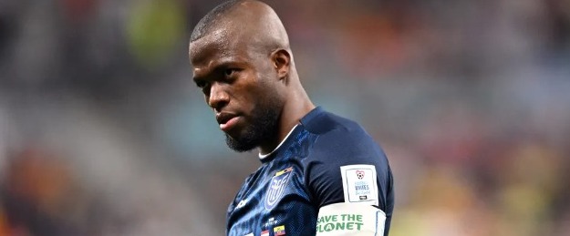 Enner Valencia, que está perto de acertar com o Internacional