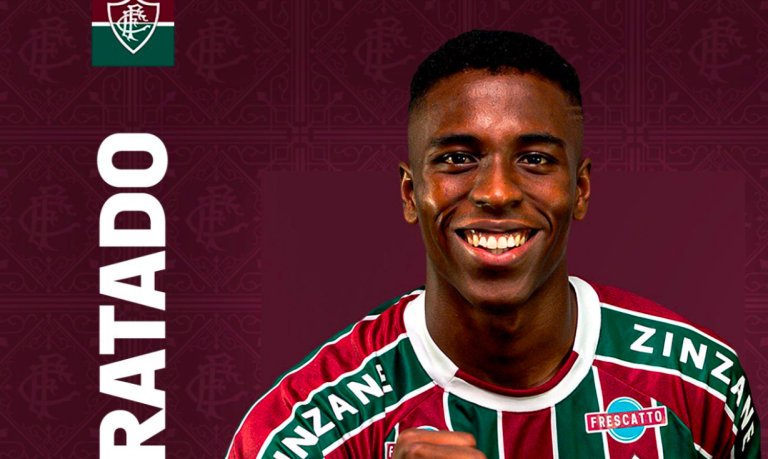 Jan Lucumí com a camisa do Fluminense