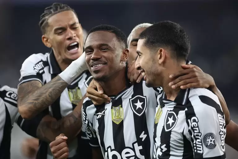 Jeffinho em Botafogo x Bahia pelo Campeonato Brasileiro 2025 no Estadio Nilton Santos