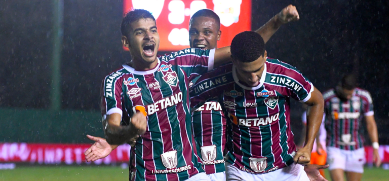 Jogadores do Fluminense comemoram gol diante do Nova Iguaçu, pelo Cariocão 2024