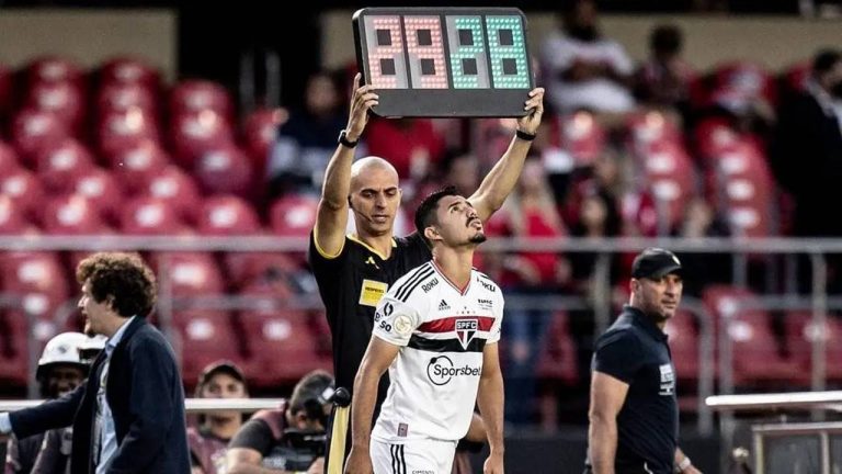 Jogador do São Paulo tem vida profissional afetada pela pessoal