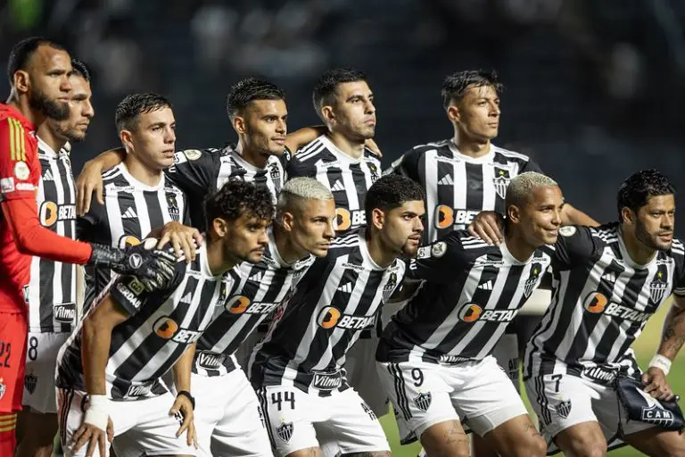 Jogadores do Atlético-MG posam antes de partida contra o Vasco pelo Brasileirão 2024