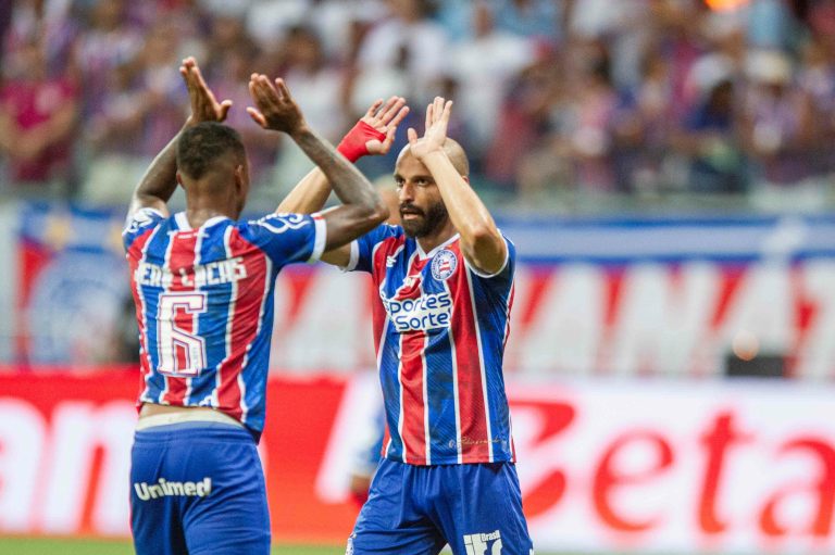 Jogadores do Bahia comemoram vitória sobre o Criciúma pela Copa do Brasil