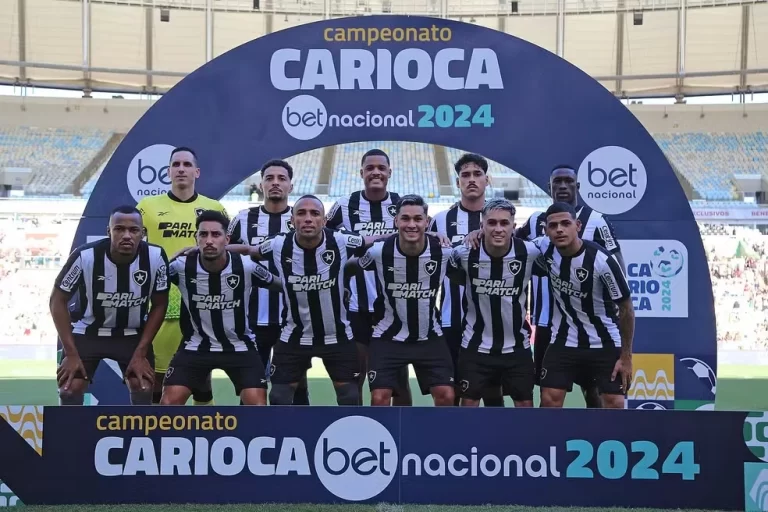 Jogadores do Botafogo antes da partida contra o Fluminense pela última rodada da Taça Guanabara