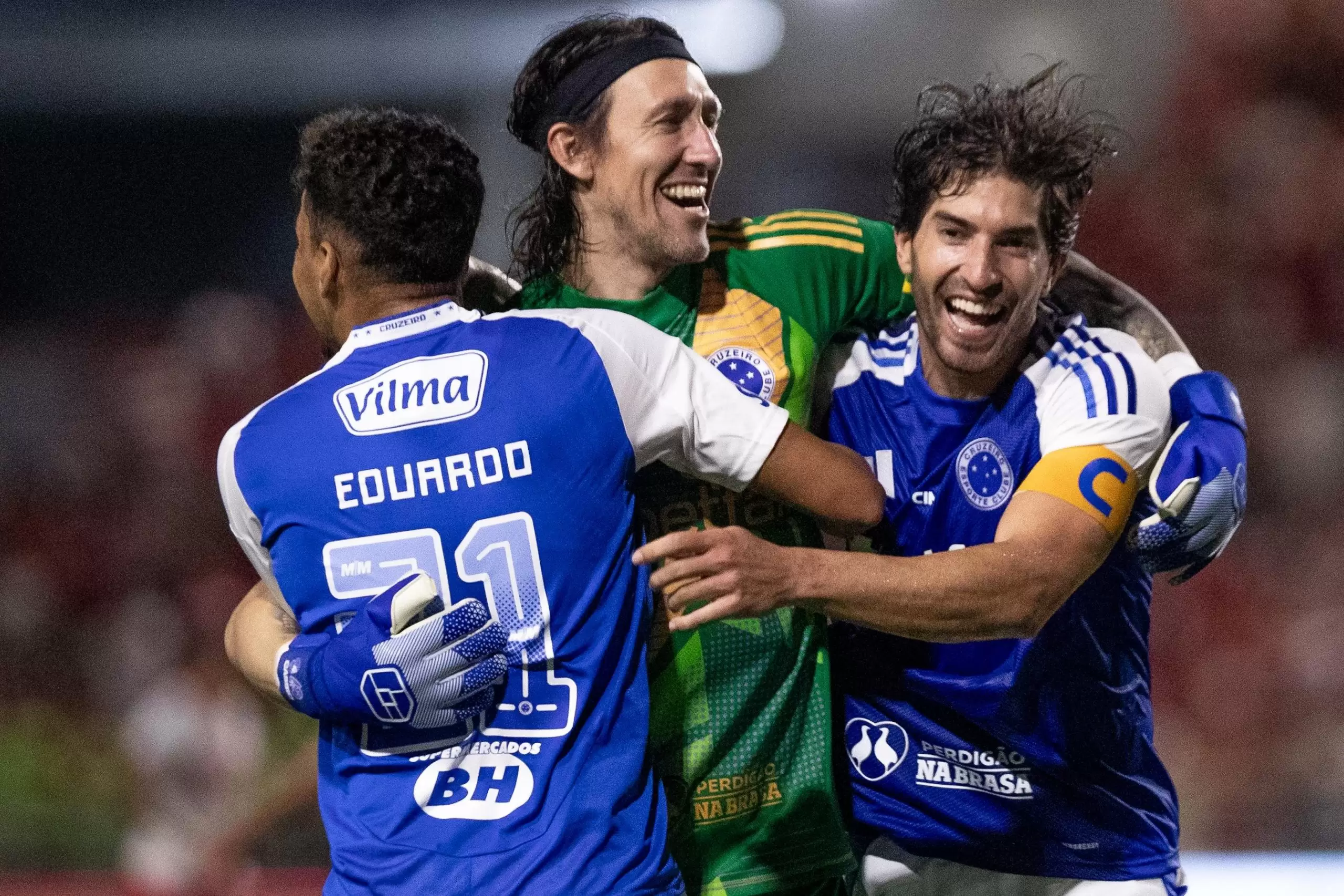 Jogadores do Cruzeiro comemoram classificação na Copa do Brasil 2025