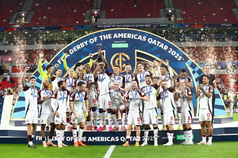 Jogadores do Flamengo comemoram vitória do Derby das Américas, quartas de final da Copa Intercontinental