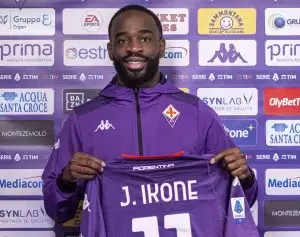 Jonathan Ikone negocia com o Vasco