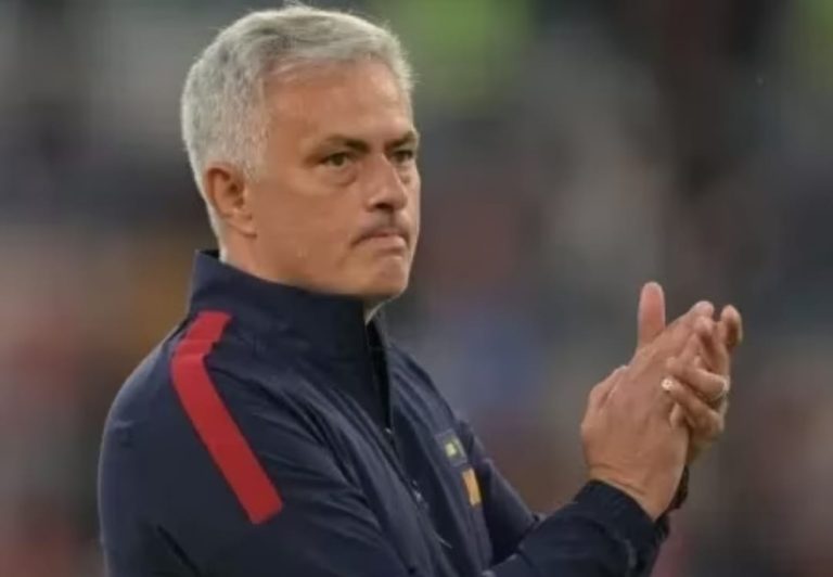 José Mourinho se aproxima do PSG, aponta imprensa francesa