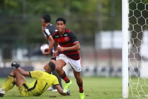 Flamengo x Botafogo em campo pelo sub-17