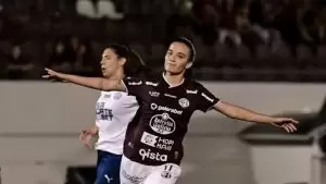 Júlia Beatriz comemora gol da Ferroviária contra o Bahia na Copa do Brasil Feminina